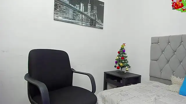 _1Zoey's cam snapshot