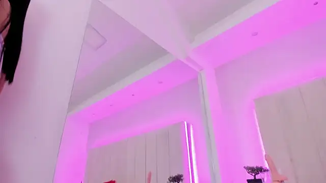 Violetta_cute_'s cam snapshot