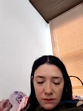 Isabella_21x's cam snapshot