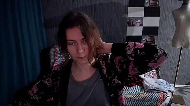 pa1e_pr1ncess's cam snapshot