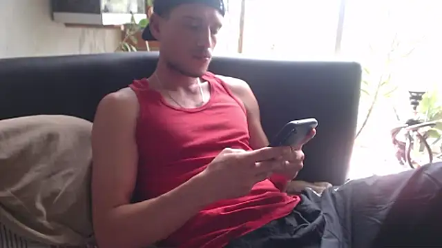 roystonee01's cam snapshot