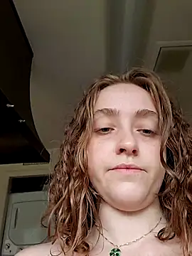 DeliaBlew live sex cam