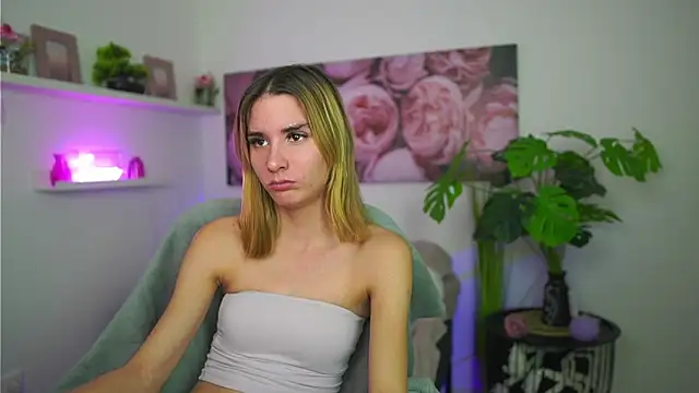 _Bella_Young's cam snapshot