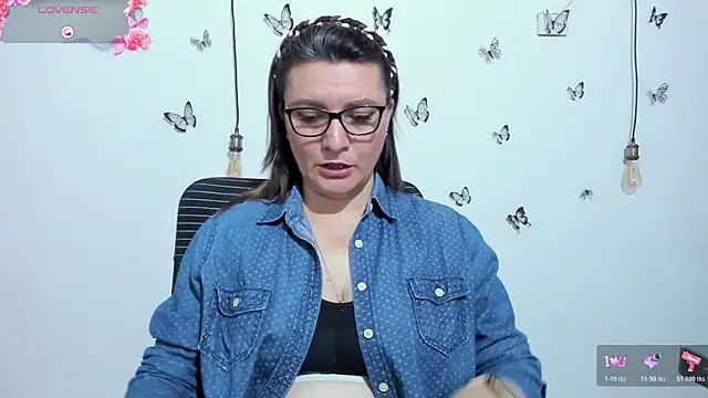 Amie_Adams82_'s cam snapshot