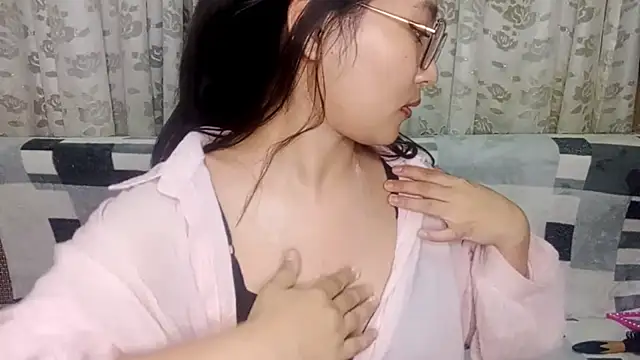 LinneaHyles's cam snapshot