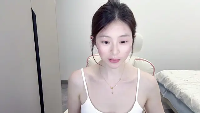 QQoooo-'s cam snapshot