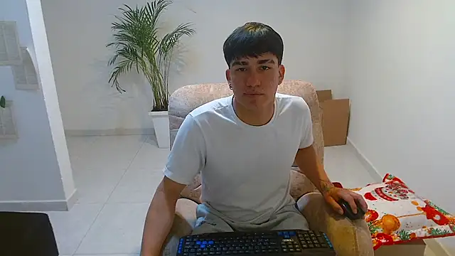 Tommy160920 live sex cam