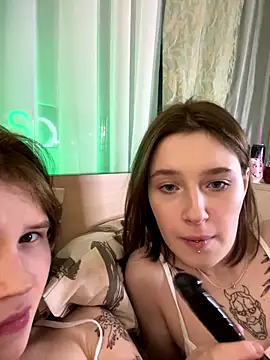 Girls_Fingers's cam snapshot