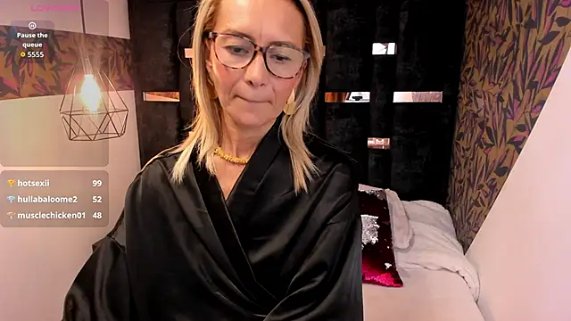 Issa_Milf__'s cam snapshot