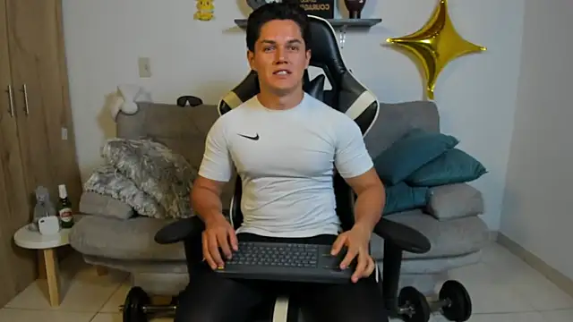 julian_wallace live sex cam