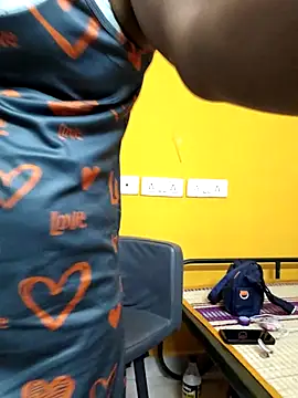 Queen-dhivya's cam snapshot