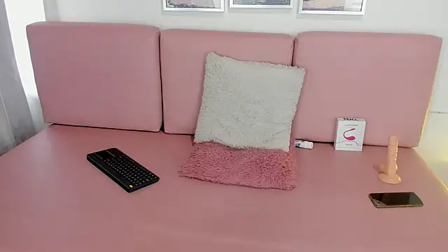 Pamela_SkinnySexy's cam snapshot