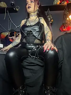 MorganaCrowley live sex cam