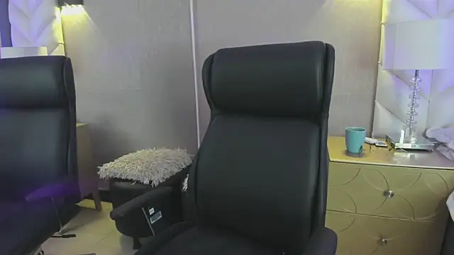 ChloeHarper_ live sex cam