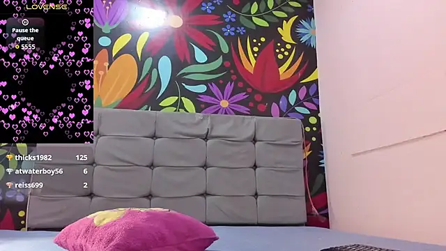 scarleth_blonde69's cam snapshot