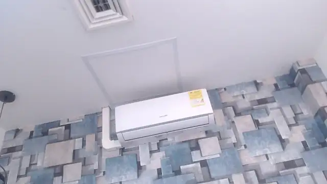 angel_dthroatt's cam snapshot