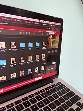 dianagolley420's cam snapshot