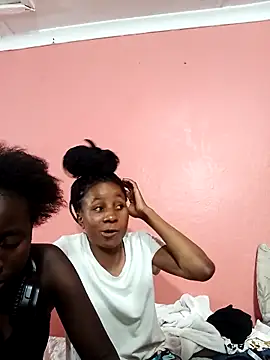 HotPetite_25's cam snapshot