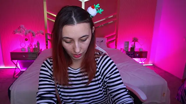 RoxieRay's cam snapshot