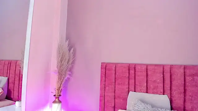 GahiaBelucci's cam snapshot