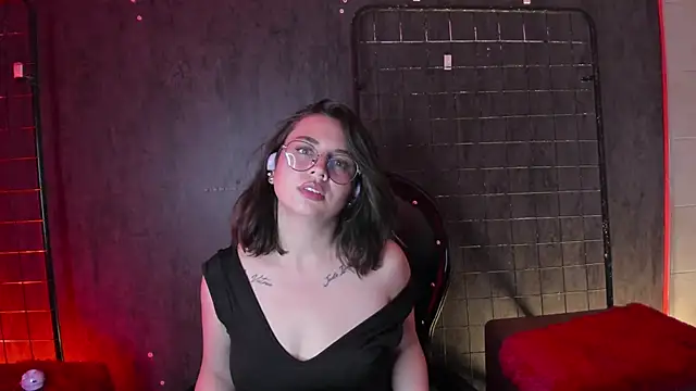 Alice_Sinclair_'s cam snapshot