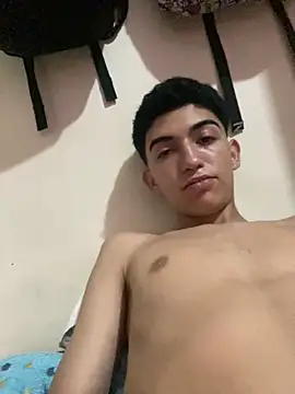 Chic0j0ven's cam snapshot