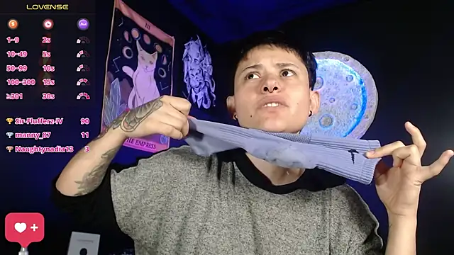 girl_intense444's cam snapshot