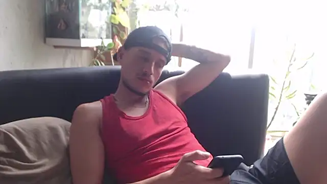 roystonee01's cam snapshot