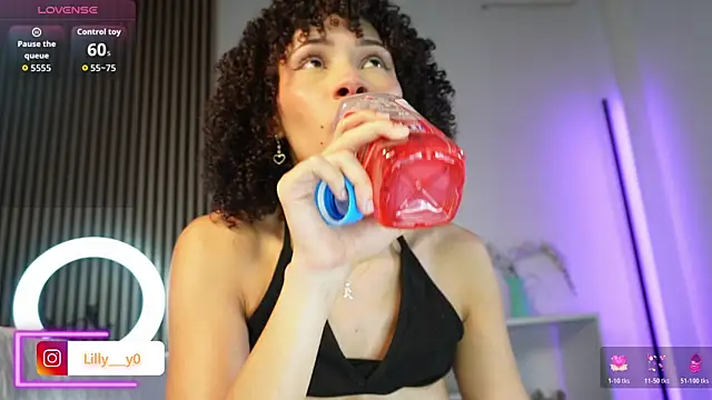 LillyDolls23's cam snapshot