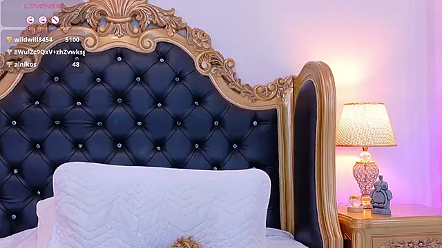 AdelinaVans's cam snapshot