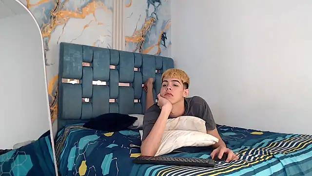 TWINKS_FRIENDS live sex cam