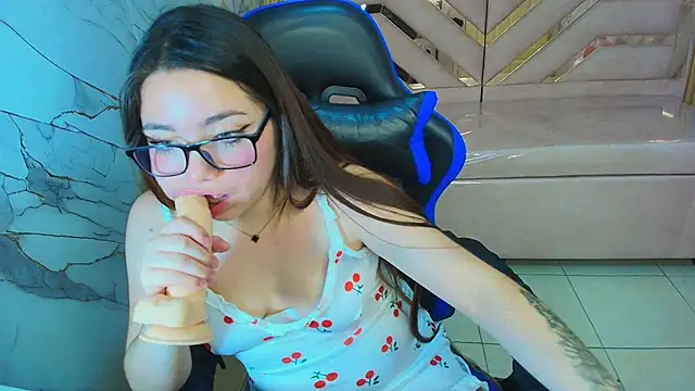 emily__r_'s cam snapshot