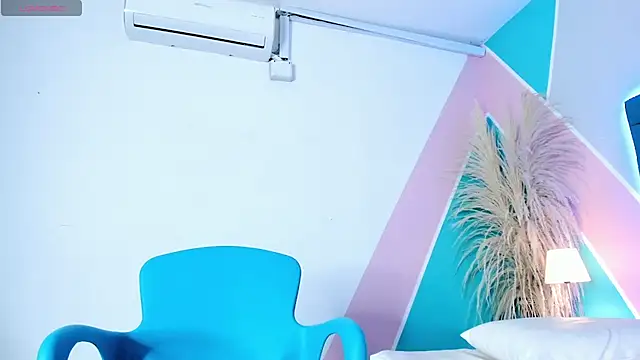 mara_winters_'s cam snapshot