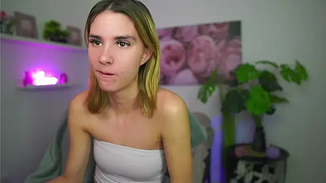 _Bella_Young's cam snapshot