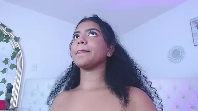 sharlot_evans_'s cam snapshot