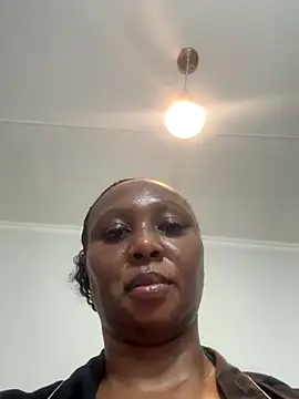 Bootyliciouse21X's cam snapshot