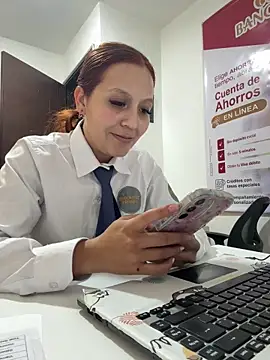 Emily-7_ live sex cam