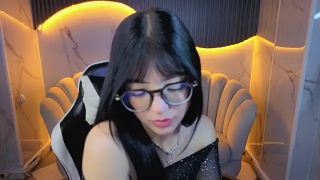 _mia_collins_b_'s cam snapshot