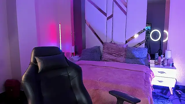 EmmaStonns's cam snapshot