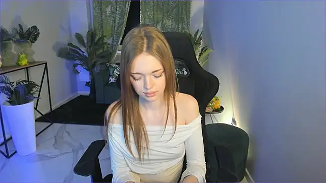 FlexyFox's cam snapshot