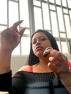 -Mia1's cam snapshot