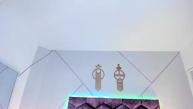 aurora_collinss_'s cam snapshot