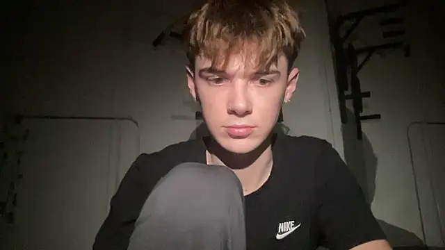 Milk_Guy live sex cam