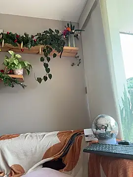 SugarTroubl33 live sex cam