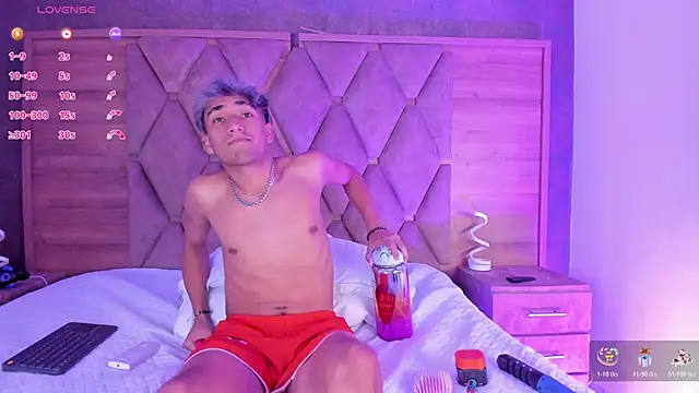 kimberlyAndOstin's cam snapshot