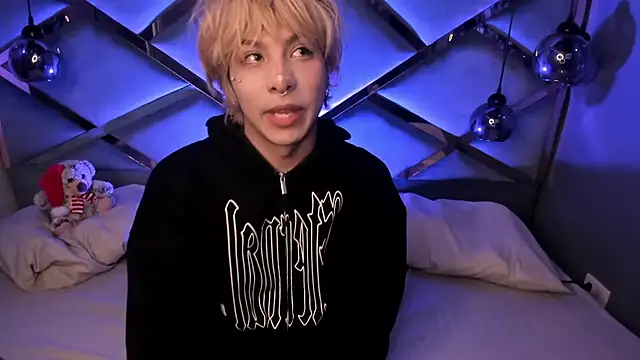 OliIverr22 live sex cam