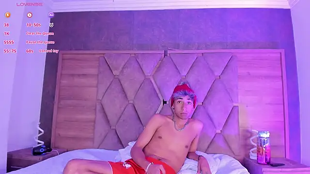 kimberlyAndOstin's cam snapshot