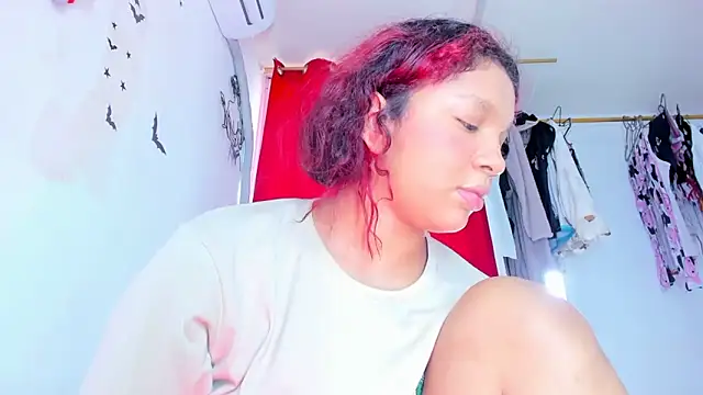 Emily_Coper18's cam snapshot