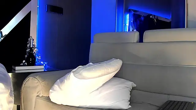 kaletattoo's cam snapshot