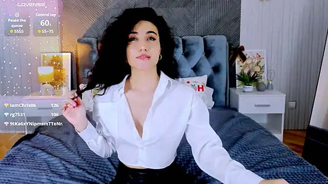 Maya_Rogerss's cam snapshot